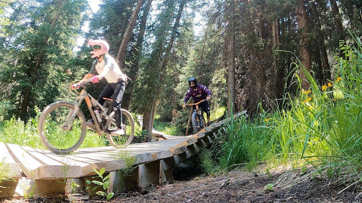 Base Mountain Sports - Breckenridge Park Avenue - Breckenridge, CO