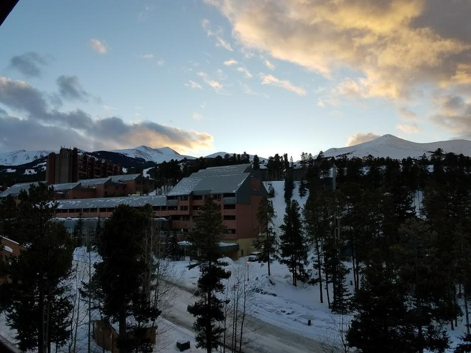Base Mountain Sports - Breckenridge Park Avenue - Breckenridge, CO