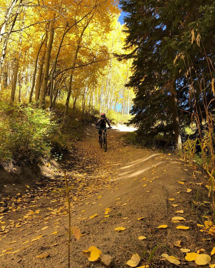 Base Mountain Sports - Breckenridge Park Avenue - Breckenridge, CO