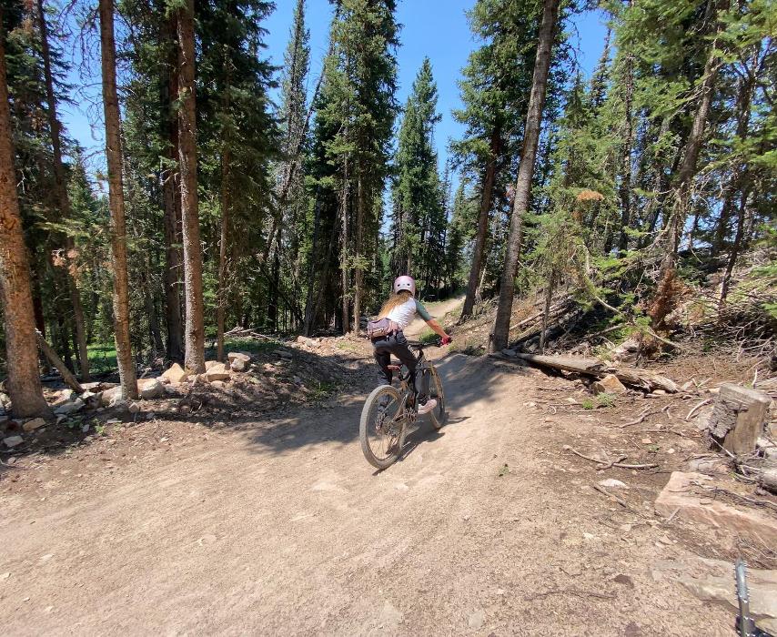 Base Mountain Sports - Breckenridge Park Avenue - Breckenridge, CO