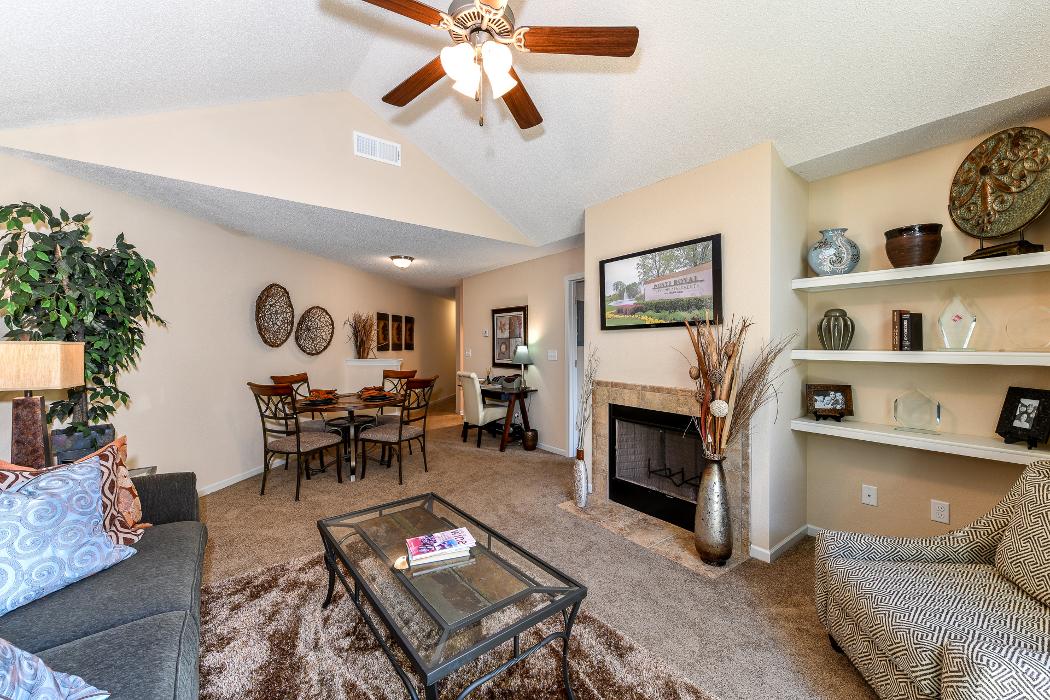 Pointe Royal Town Home Apartments - Overland Park, KS