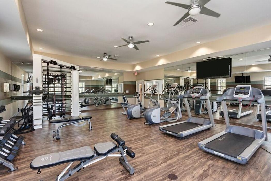 Sandstone Creek Apartments - Overland Park, KS