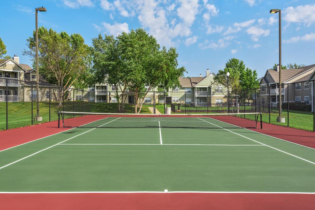 Sandstone Creek Apartments - Overland Park, KS