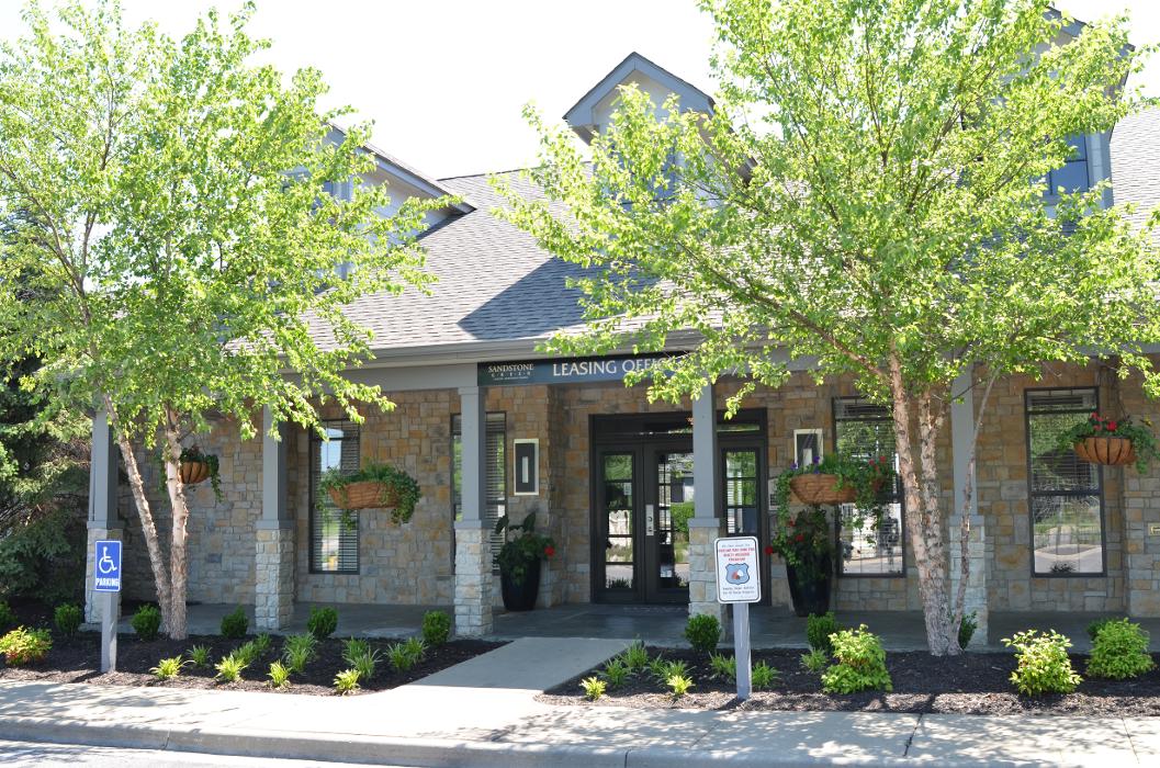 Sandstone Creek Apartments - Overland Park, KS