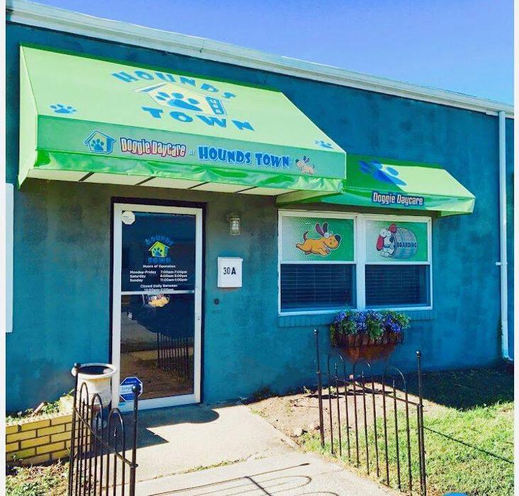 Hounds Town Garden City