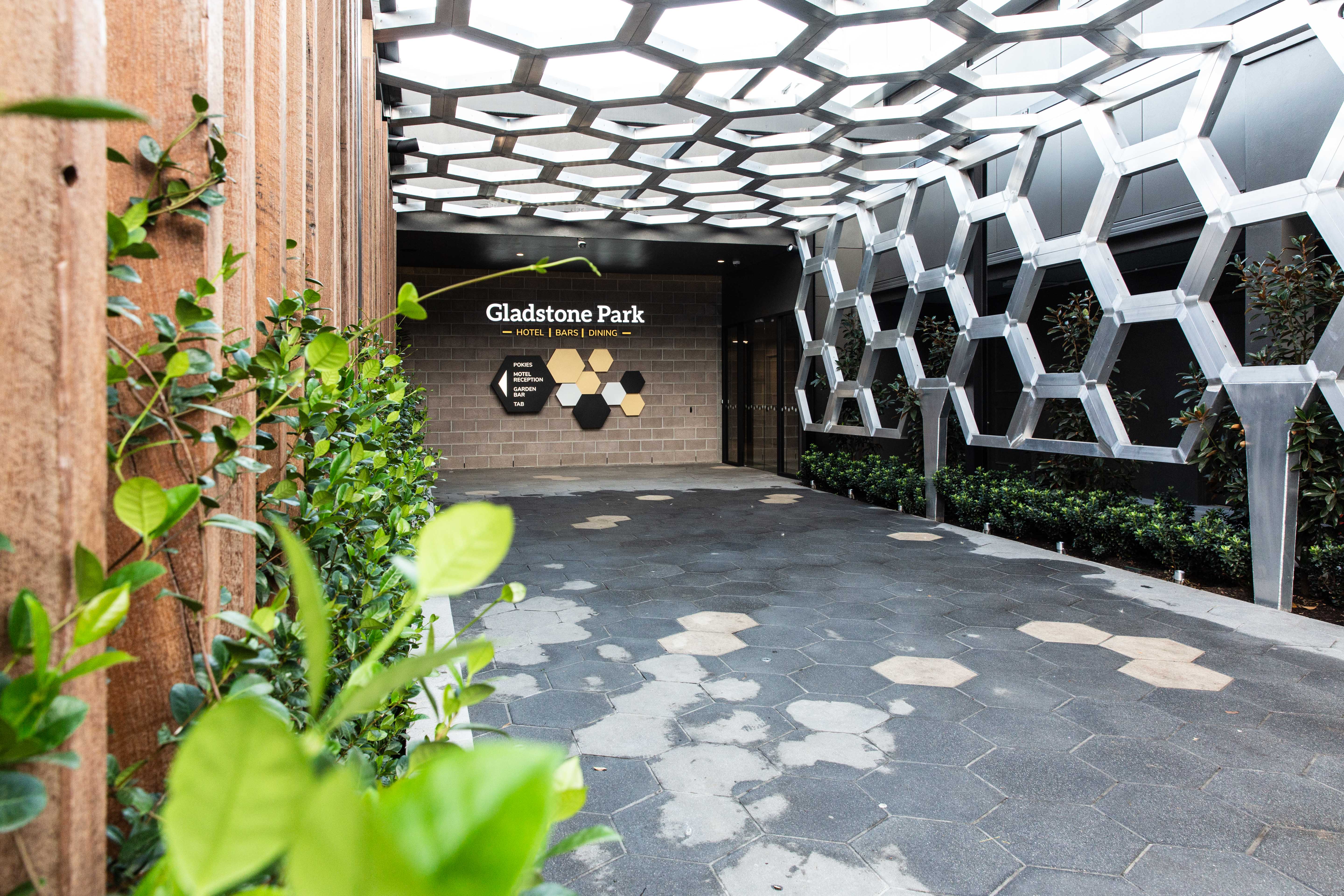 Gladstone Park Hotel