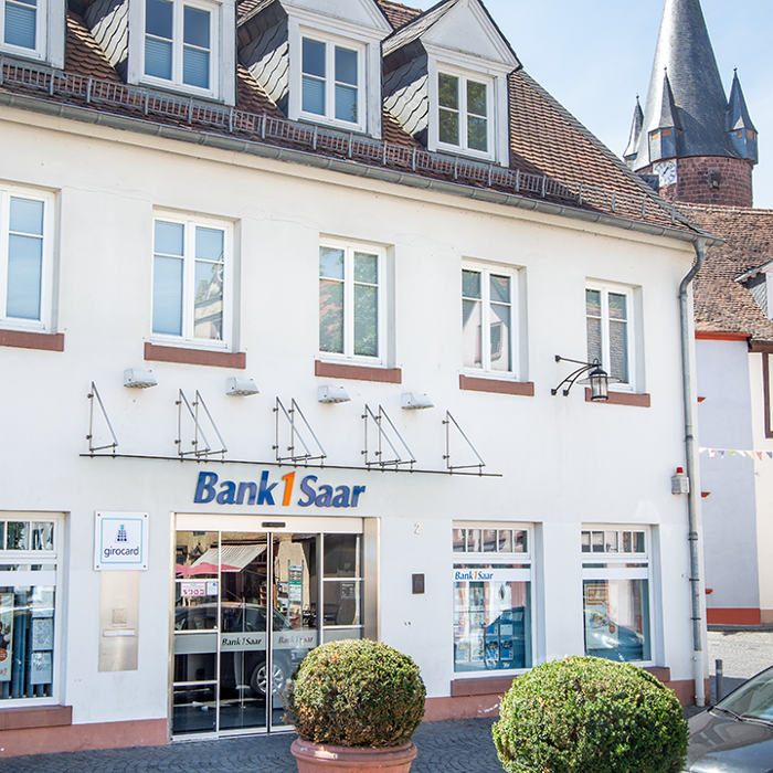 Geldautomat Bank 1 Saar eG Filiale Ottweiler, Schloßhof in Ottweiler