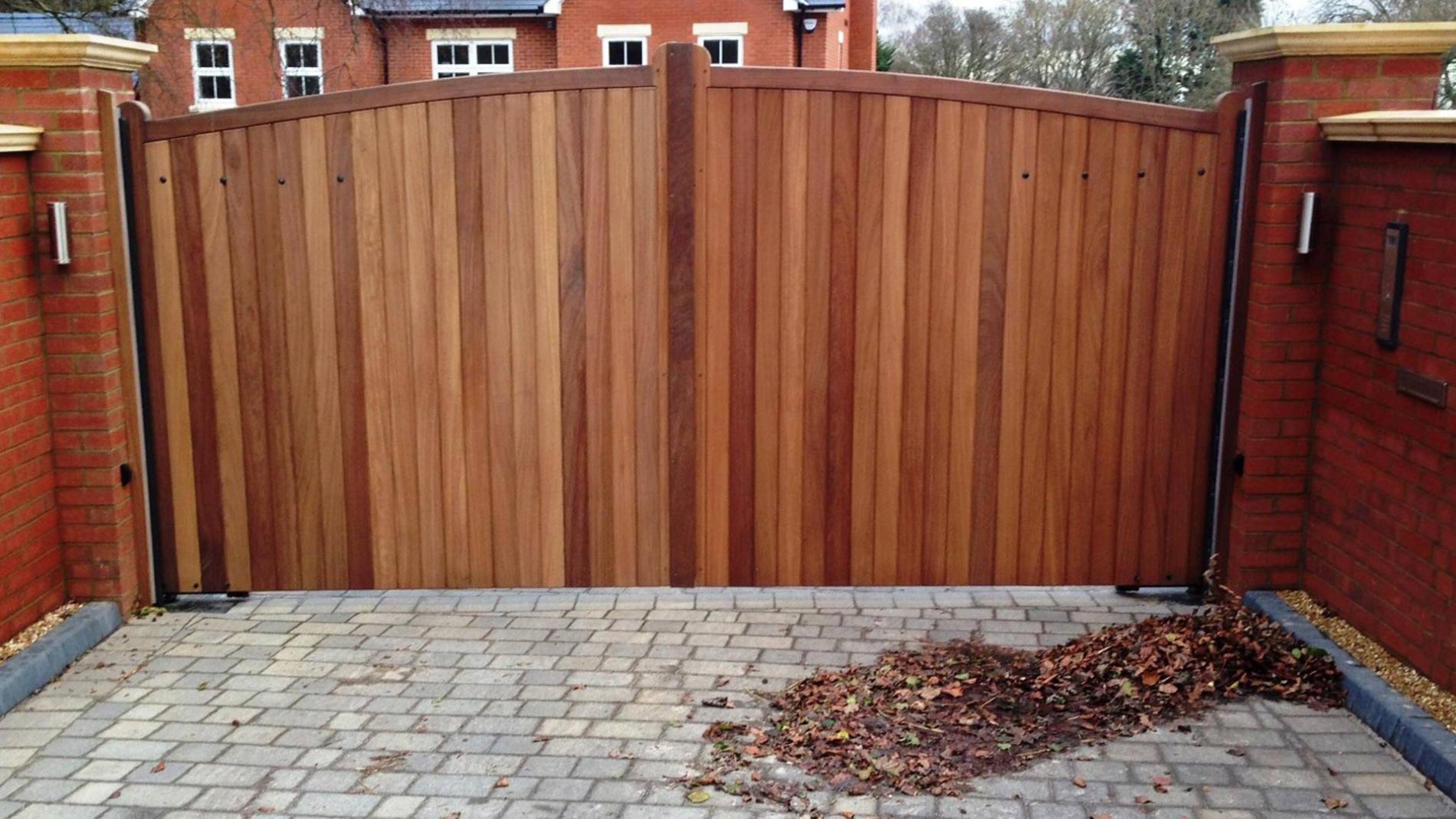 Premier Garage Doors Dunstable 01525 220212