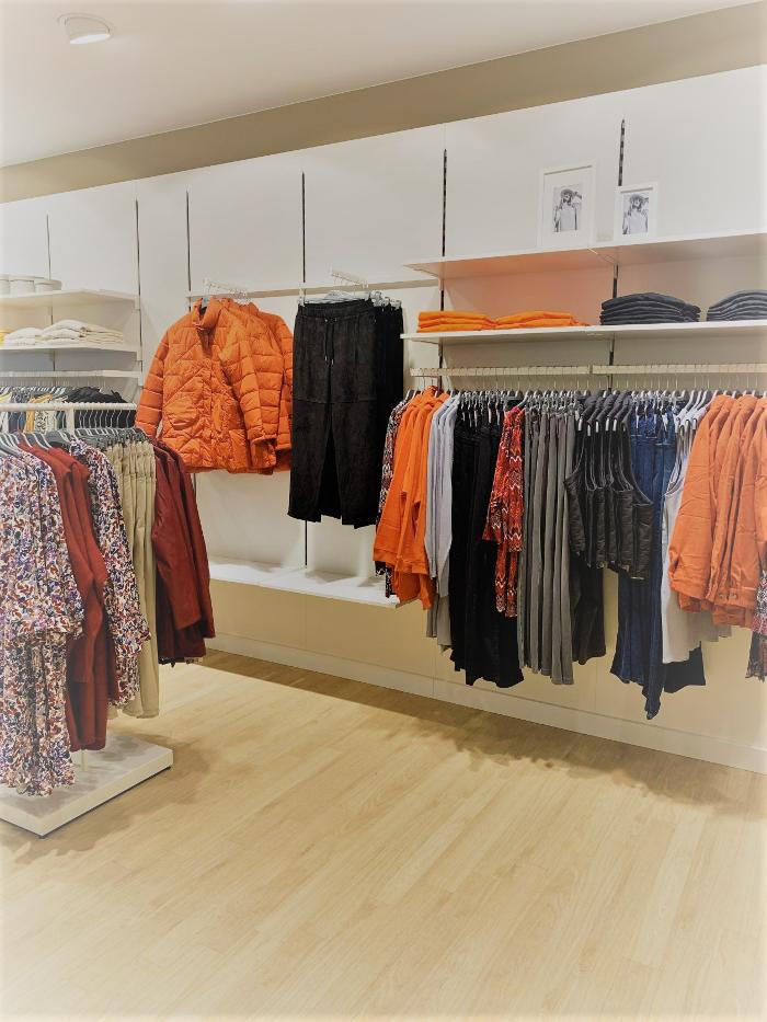 Ulla Popken | grandes tailles | Fribourg, Rue Saint-Pierre in Fribourg