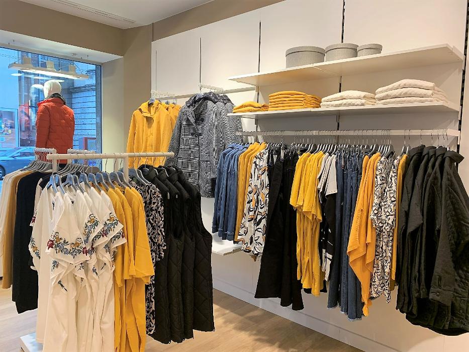 Ulla Popken | grandes tailles | Fribourg, Rue Saint-Pierre in Fribourg