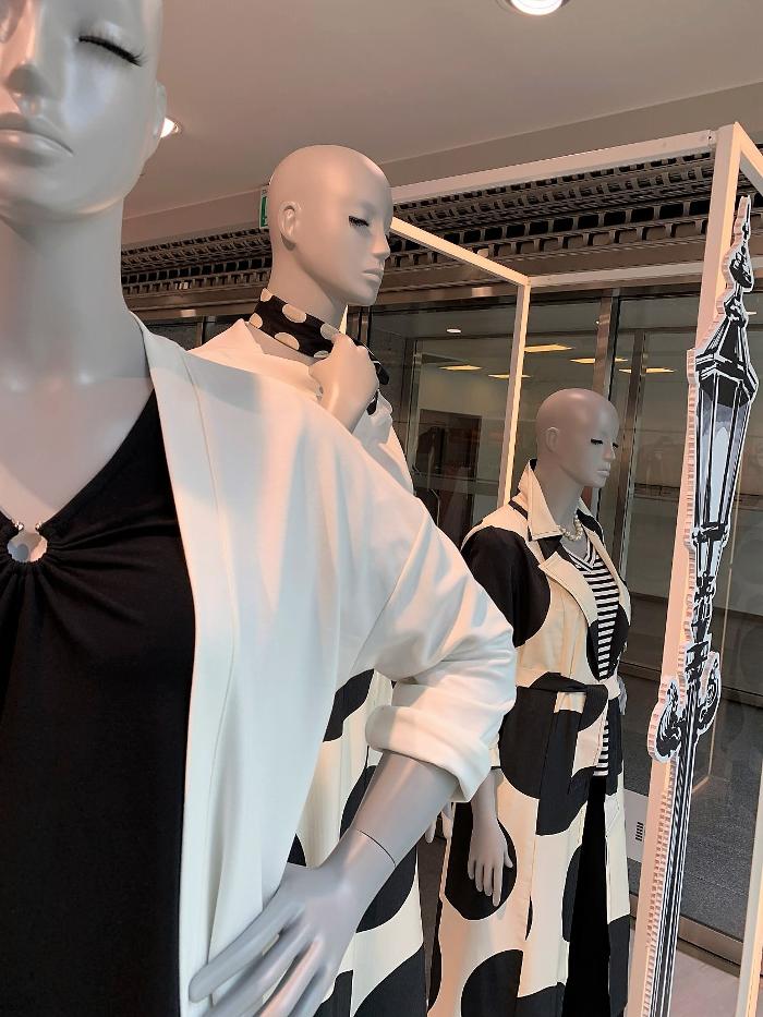 Ulla Popken | grandes tailles | Genève, Rue de Carouge in Genève