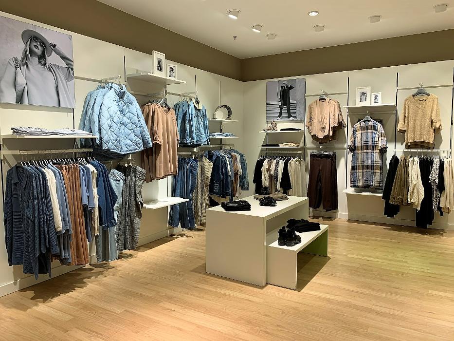 Ulla Popken | Große Größen | Ibach, Mythen-Centerstrasse in Ibach