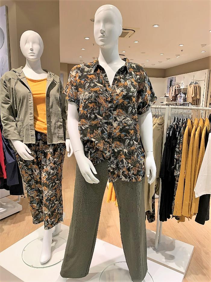 Ulla Popken | Große Größen | Ibach, Mythen-Centerstrasse in Ibach