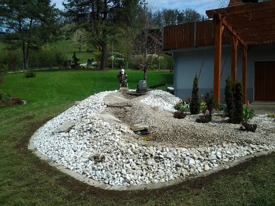 Rasen Maierhold, Oedt in Ragnitz