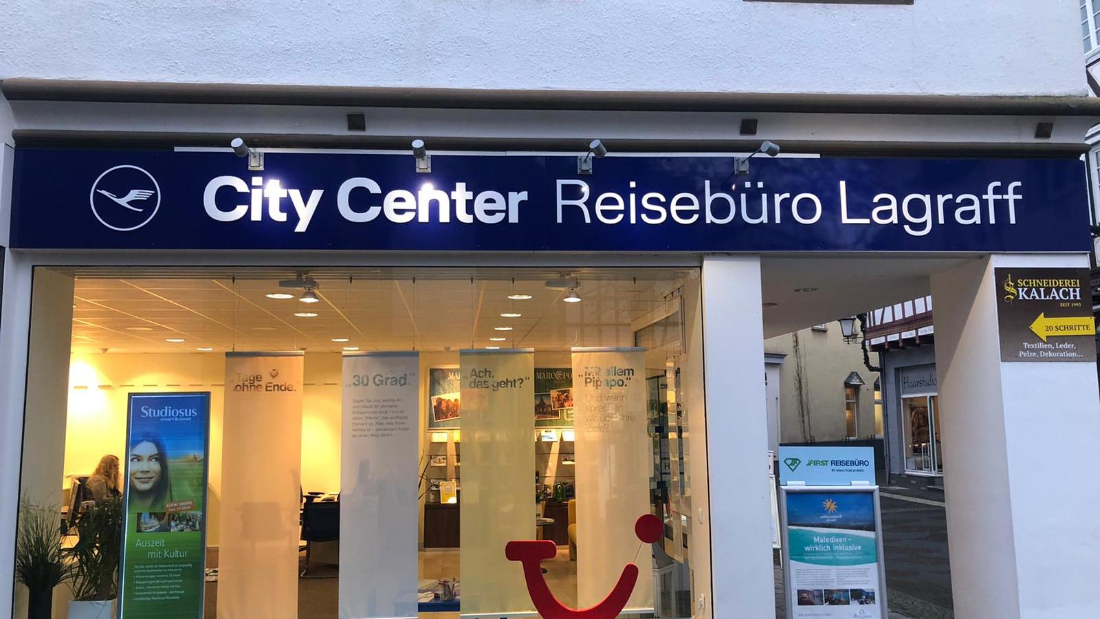 Reisebüro Lagraff Lufthansa City Center Linz, Mittelstraße in Linz am Rhein