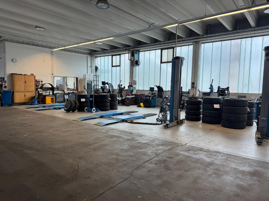 Premio Reifen + Autoservice Rieger & Menzel GmbH, Amsterdamer Straße in Heilbronn