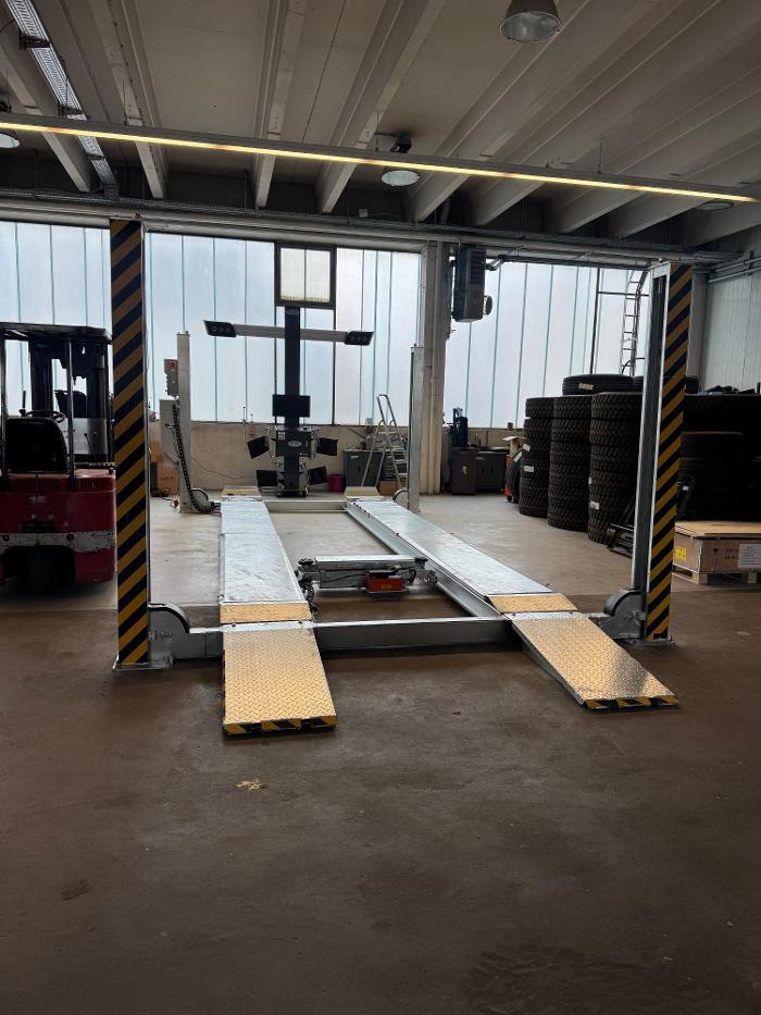 Premio Reifen + Autoservice Rieger & Menzel GmbH, Amsterdamer Straße in Heilbronn