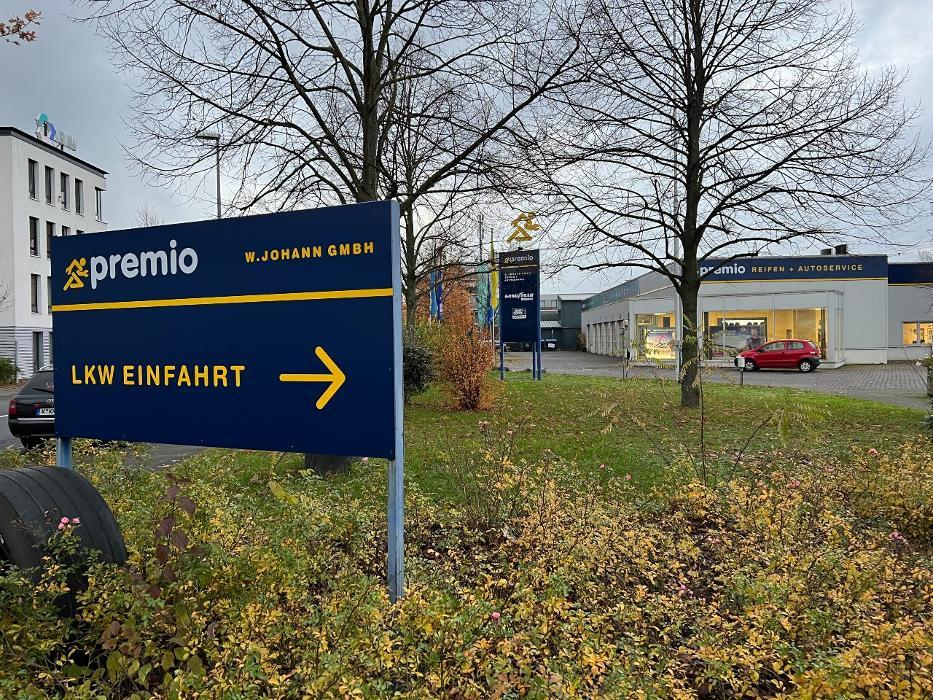Premio Reifen + Autoservice W. Johann GmbH in Köln - Logo