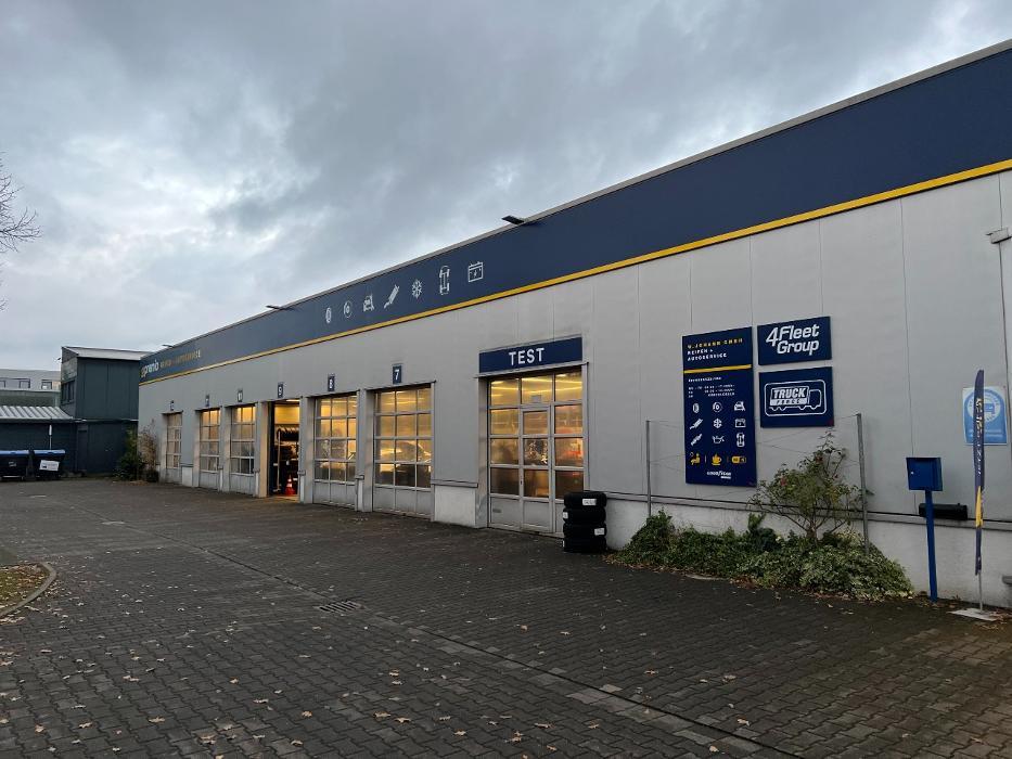 Premio Reifen + Autoservice W. Johann GmbH, Albin-Köbis-Straße in Köln