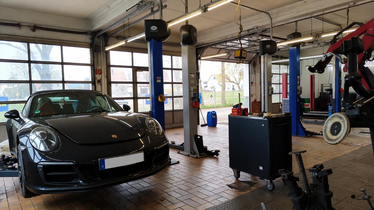 Premio Reifen und Autoservice D&D Automotive GmbH, Heerstraße in Rottweil