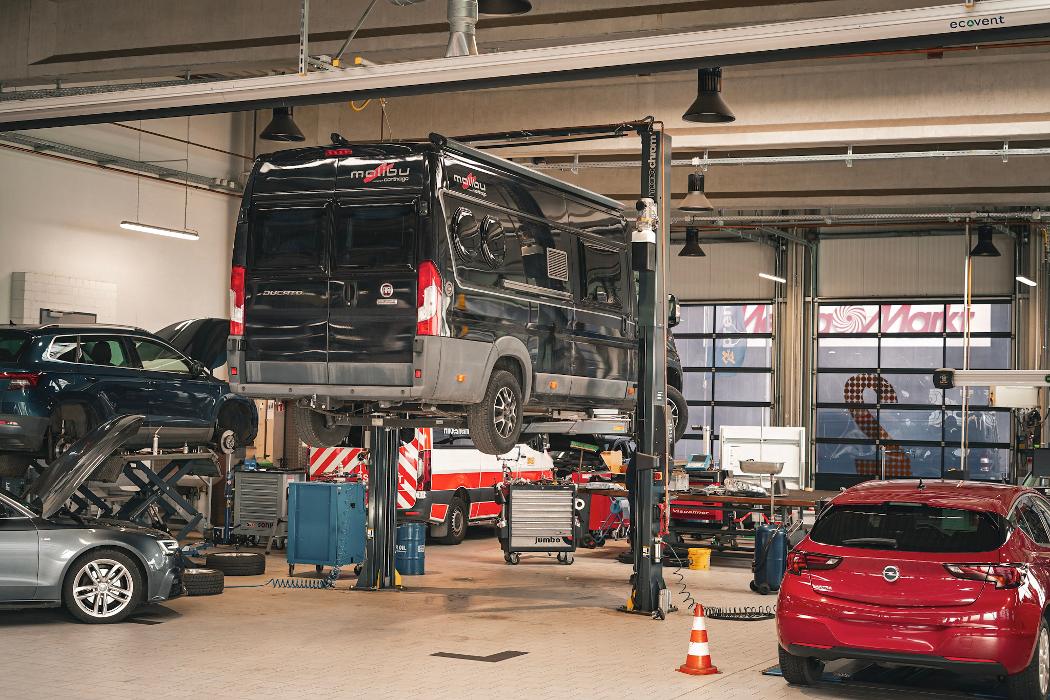 Premio Reifen + Autoservice Jendrossek Autoteile GmbH, Bavenstedter Straße in Hildesheim