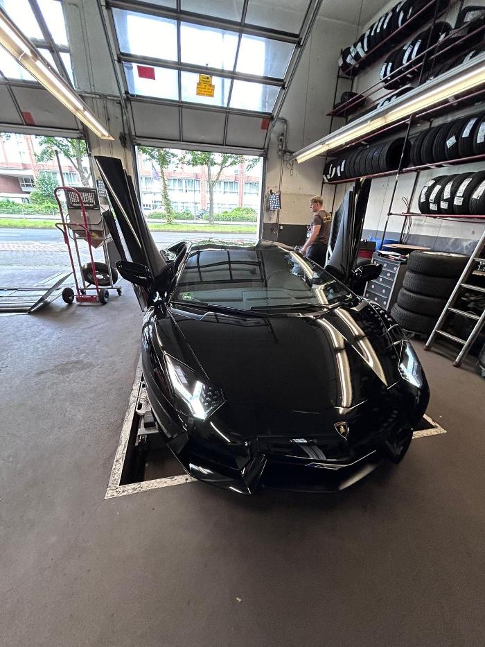 Premio Reifen + Autoservice Reifen Gabel GmbH, Romaneystraße in Köln
