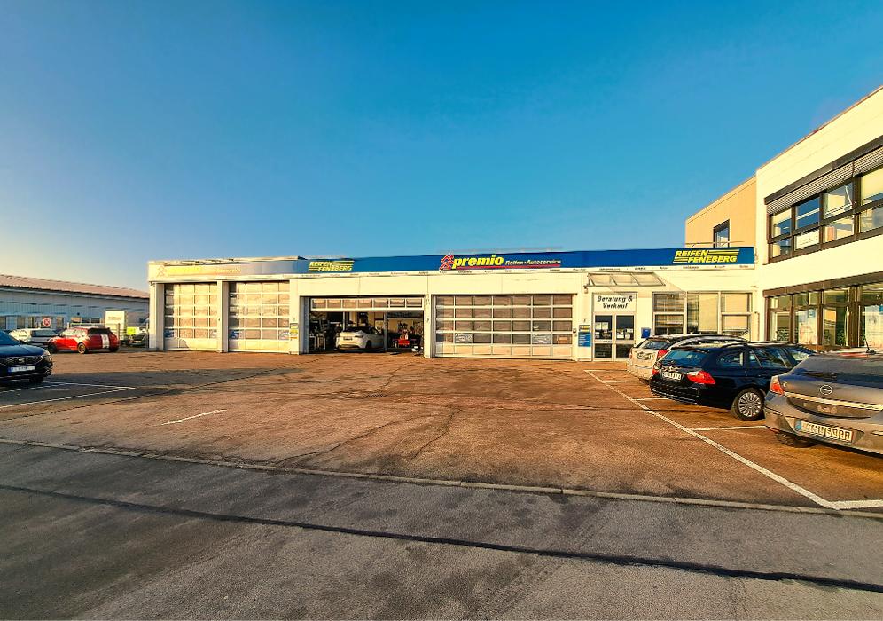 Premio Reifen + Autoservice Reifen Feneberg AG, Josef-Henle-Straße in Illertissen