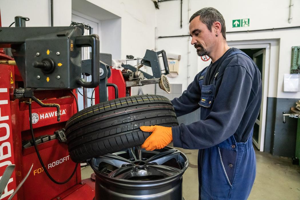 Premio Reifen + Autoservice Funke GmbH, Werner-Seelenbinder-Straße in Heidenau