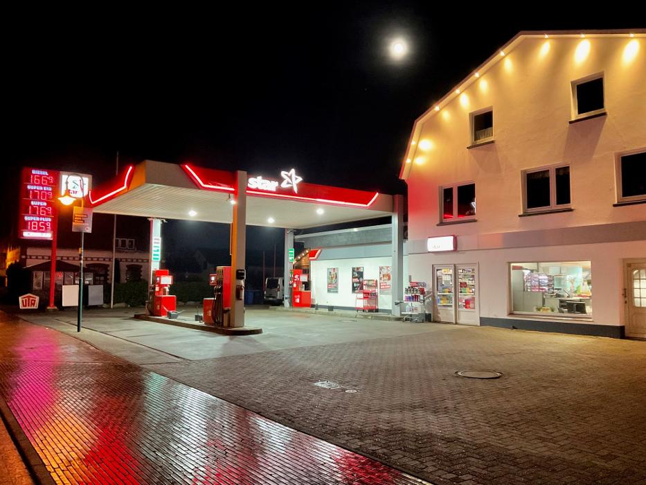 star Tankstelle, Neuenburger Straße in Zetel