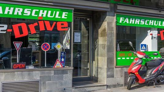 Fahrschule 1-2-Drive, Montgelasstraße in München