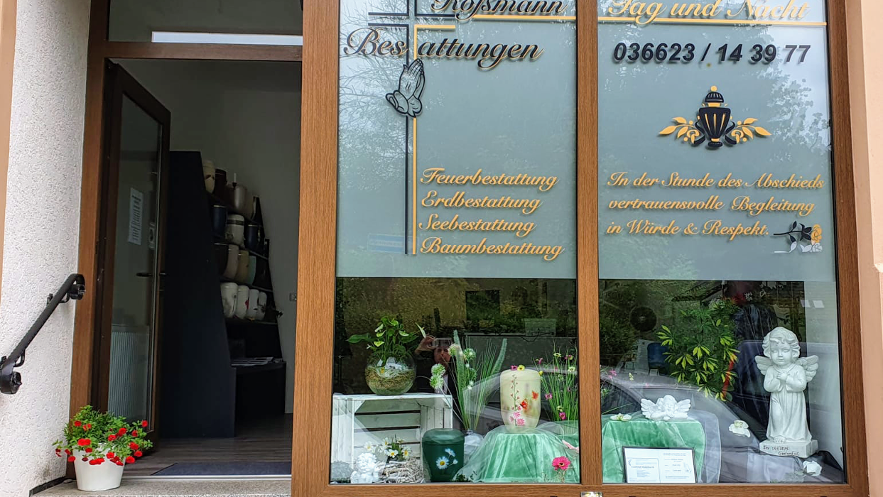 Roßmann Bestattungen Berga, Am Markt in Berga-Wünschendorf