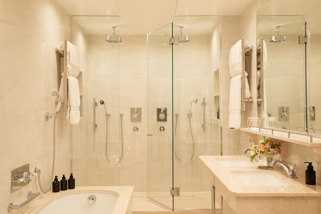 The Victoria & Albert Suite