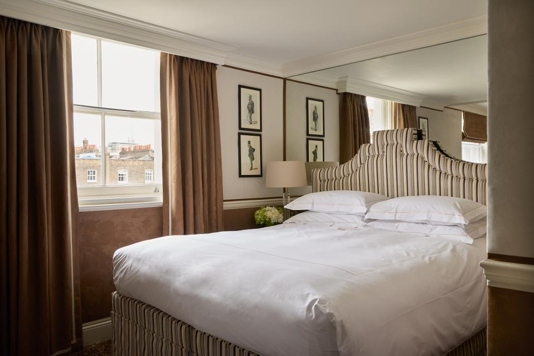 The Montague Garden Room King