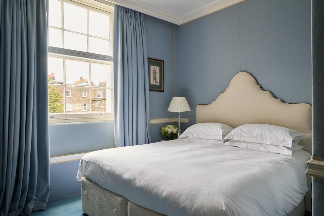 The Montague Garden Room King