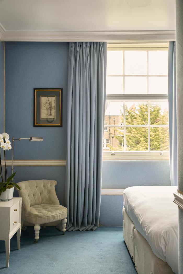 The Montague Garden Room King