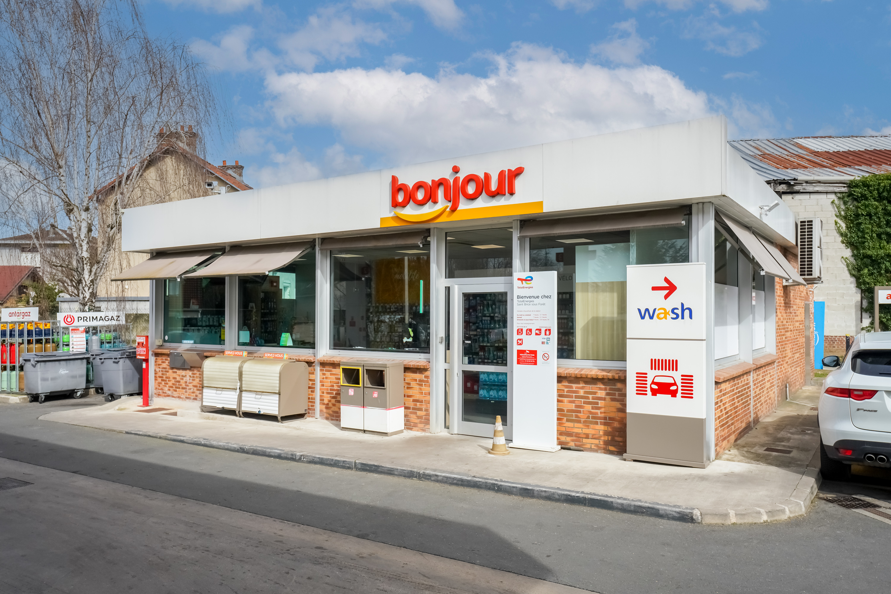 This is a picture representing NF042031 (FUELING) - RELAIS ST BRICE SOUS FORET