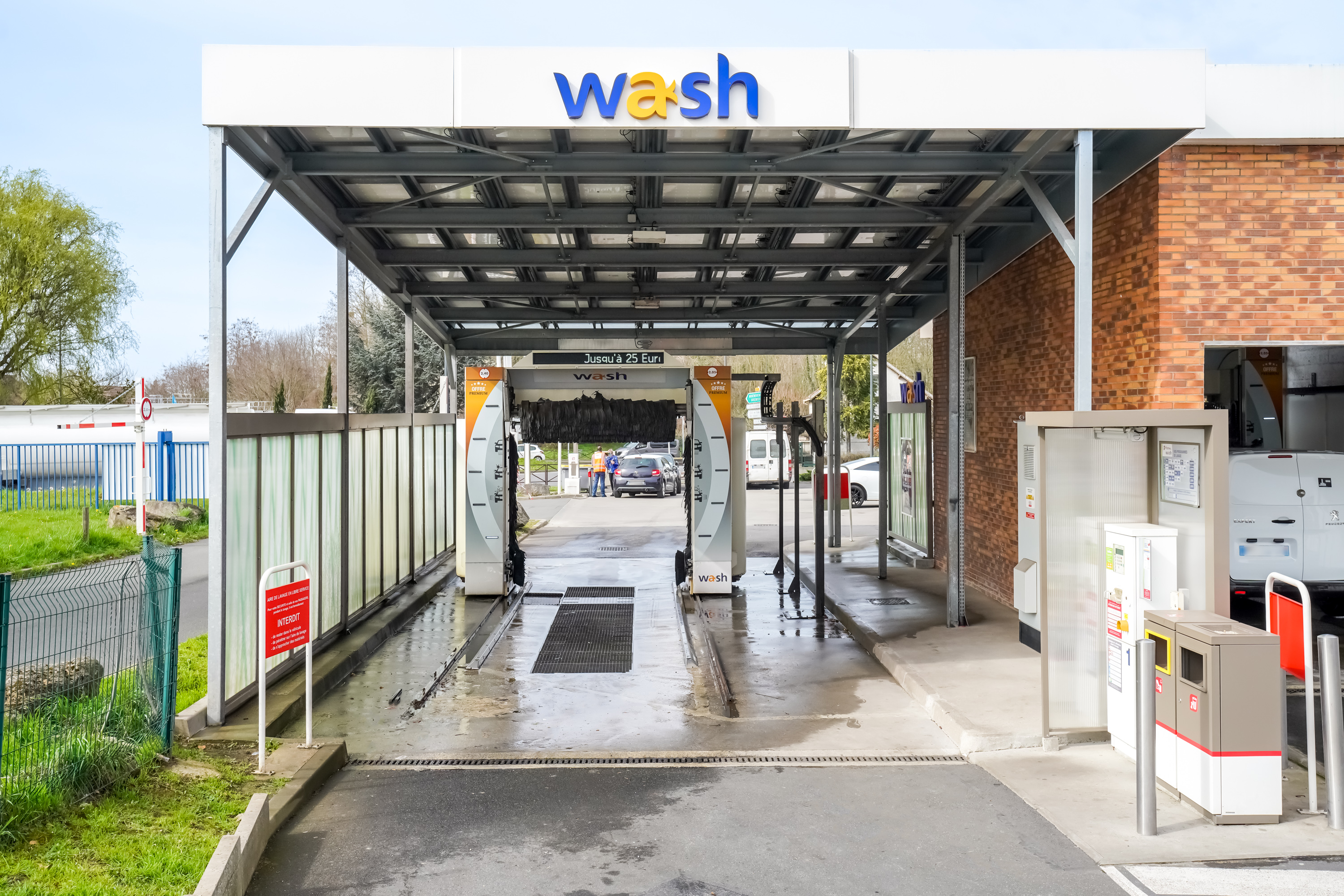 This is a picture representing NF042031 (FUELING) - RELAIS ST BRICE SOUS FORET