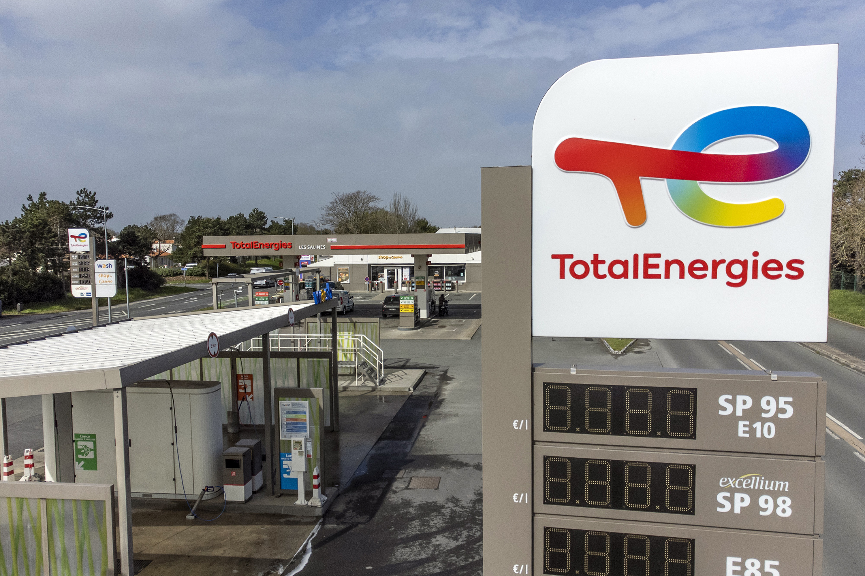 This is a picture representing NF079948 (FUELING) - RELAIS VILLENEUVE LES SALINES This is a picture representing NF079948 (FUELING) - RELAIS VILLENEUVE LES SALINES