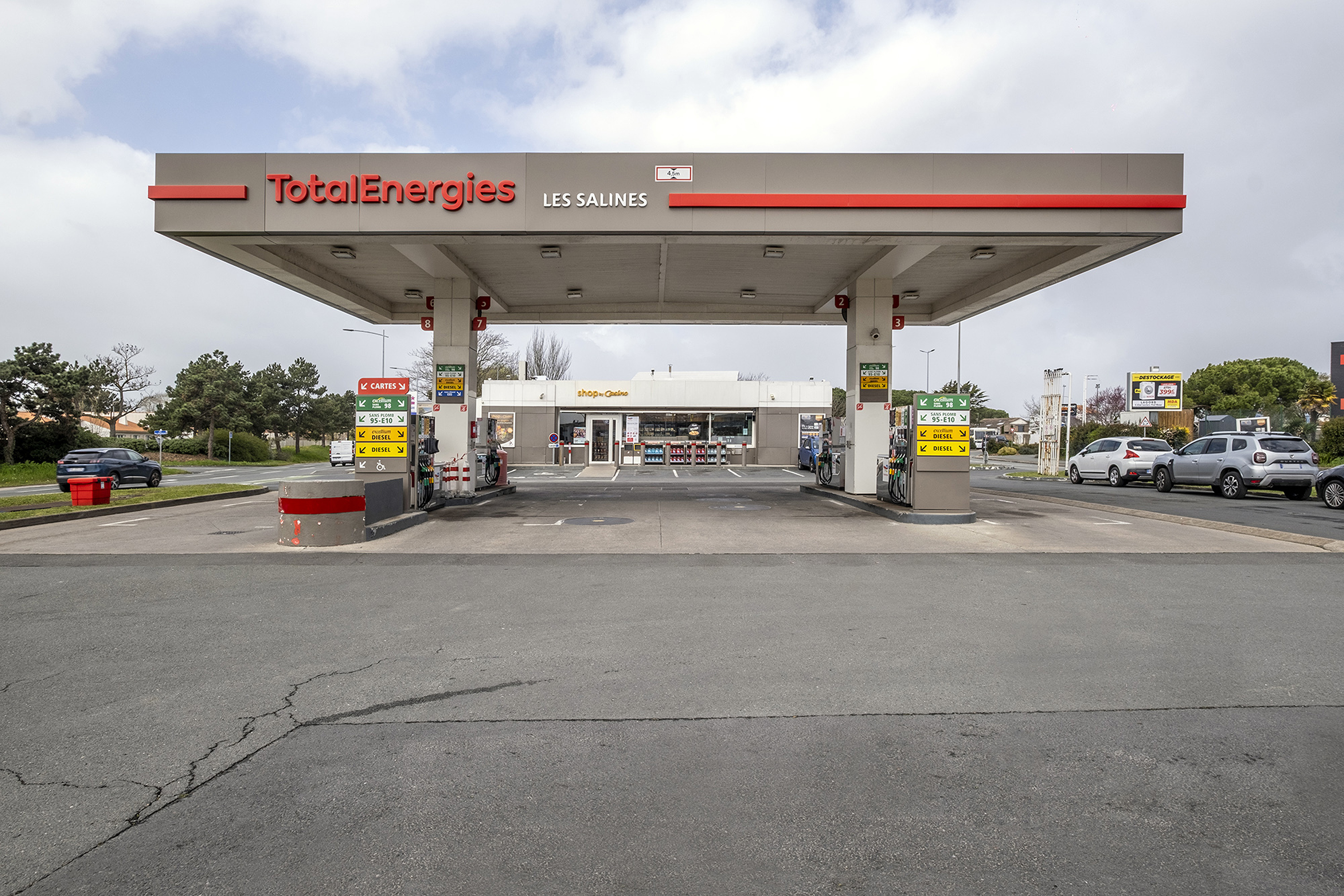 This is a picture representing NF079948 (FUELING) - RELAIS VILLENEUVE LES SALINES This is a picture representing NF079948 (FUELING) - RELAIS VILLENEUVE LES SALINES