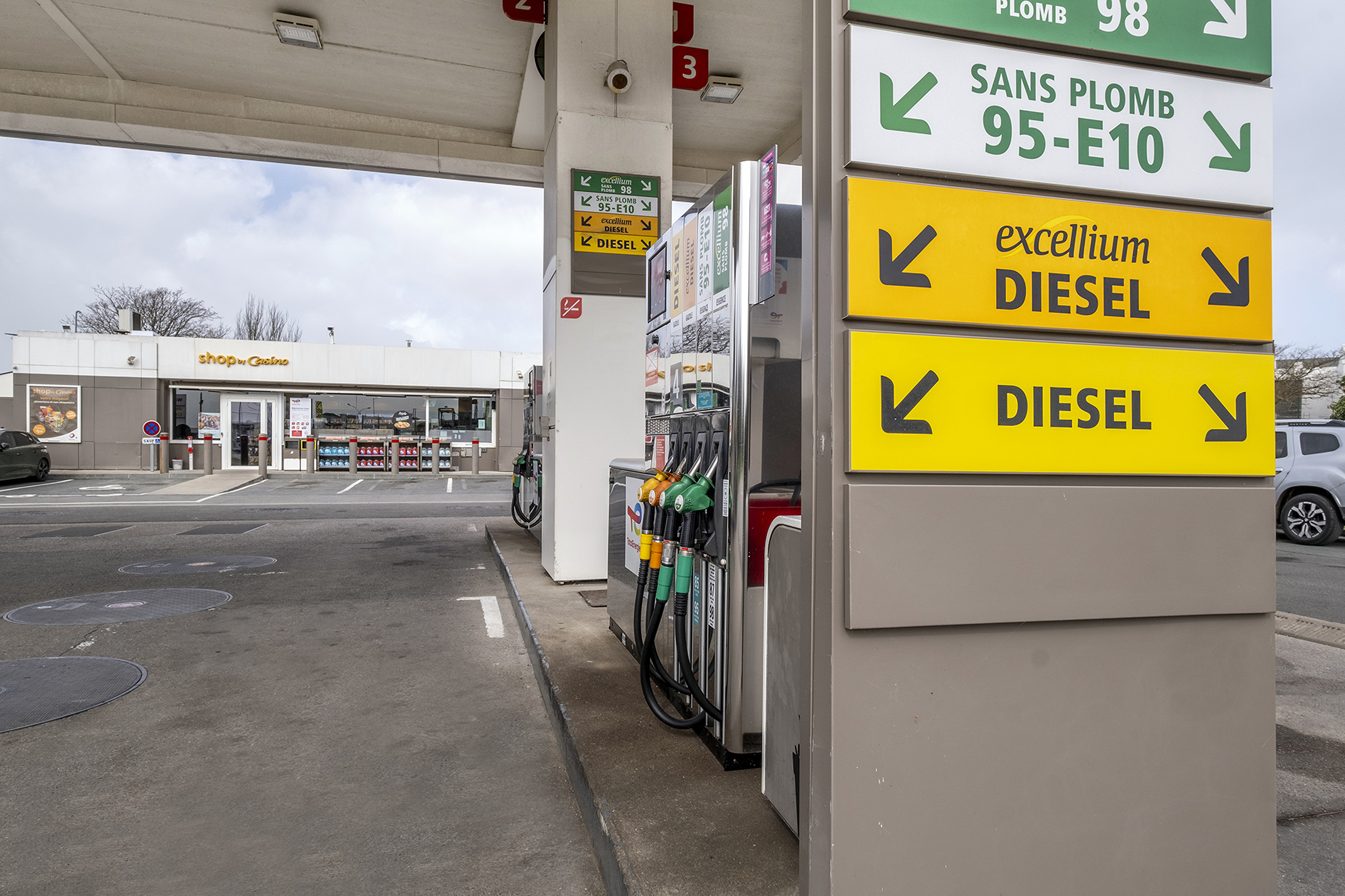 This is a picture representing NF079948 (FUELING) - RELAIS VILLENEUVE LES SALINES This is a picture representing NF079948 (FUELING) - RELAIS VILLENEUVE LES SALINES