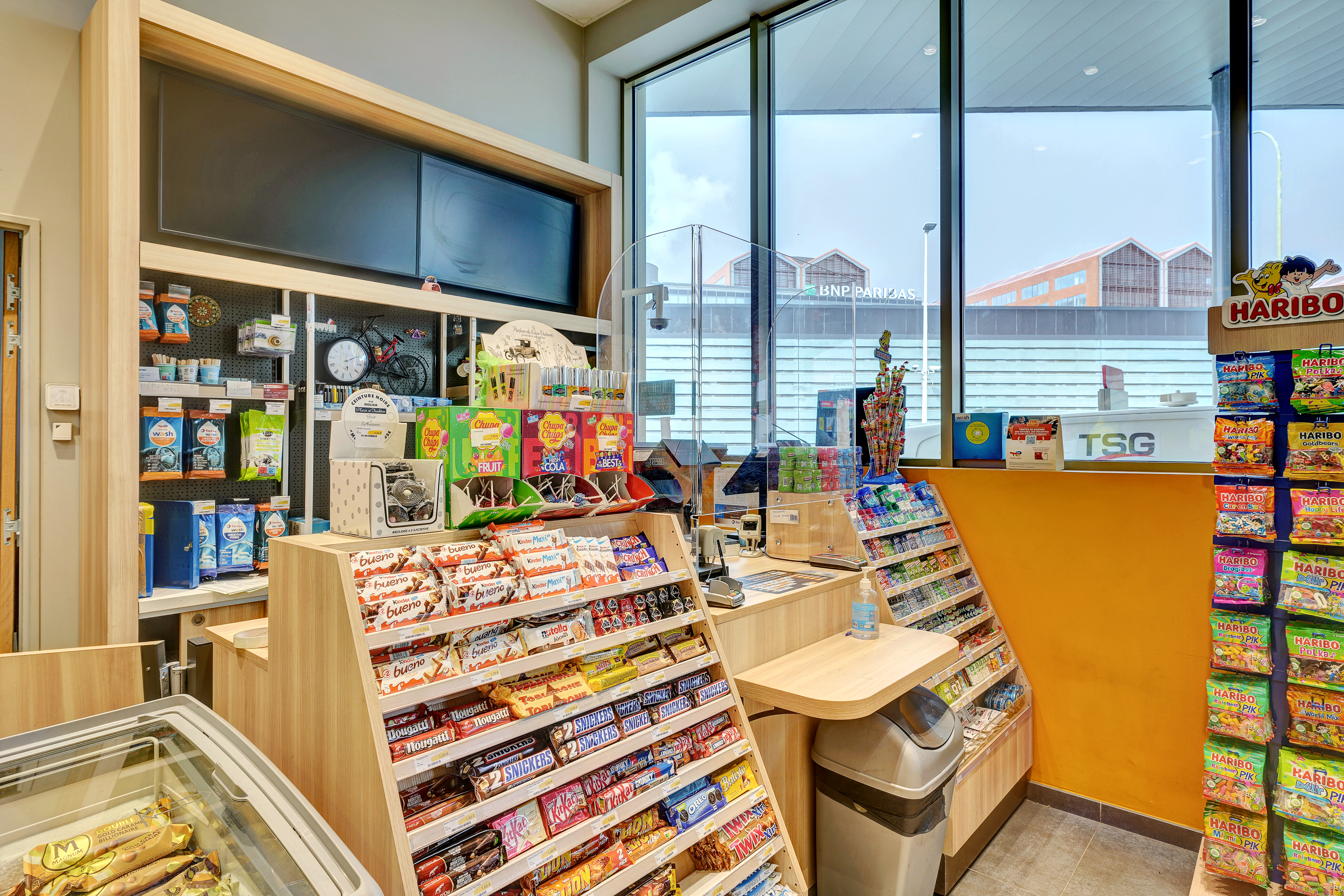 This is a picture representing NF078062 (FUELING) - RELAIS DU PERIPH. INTERIEUR