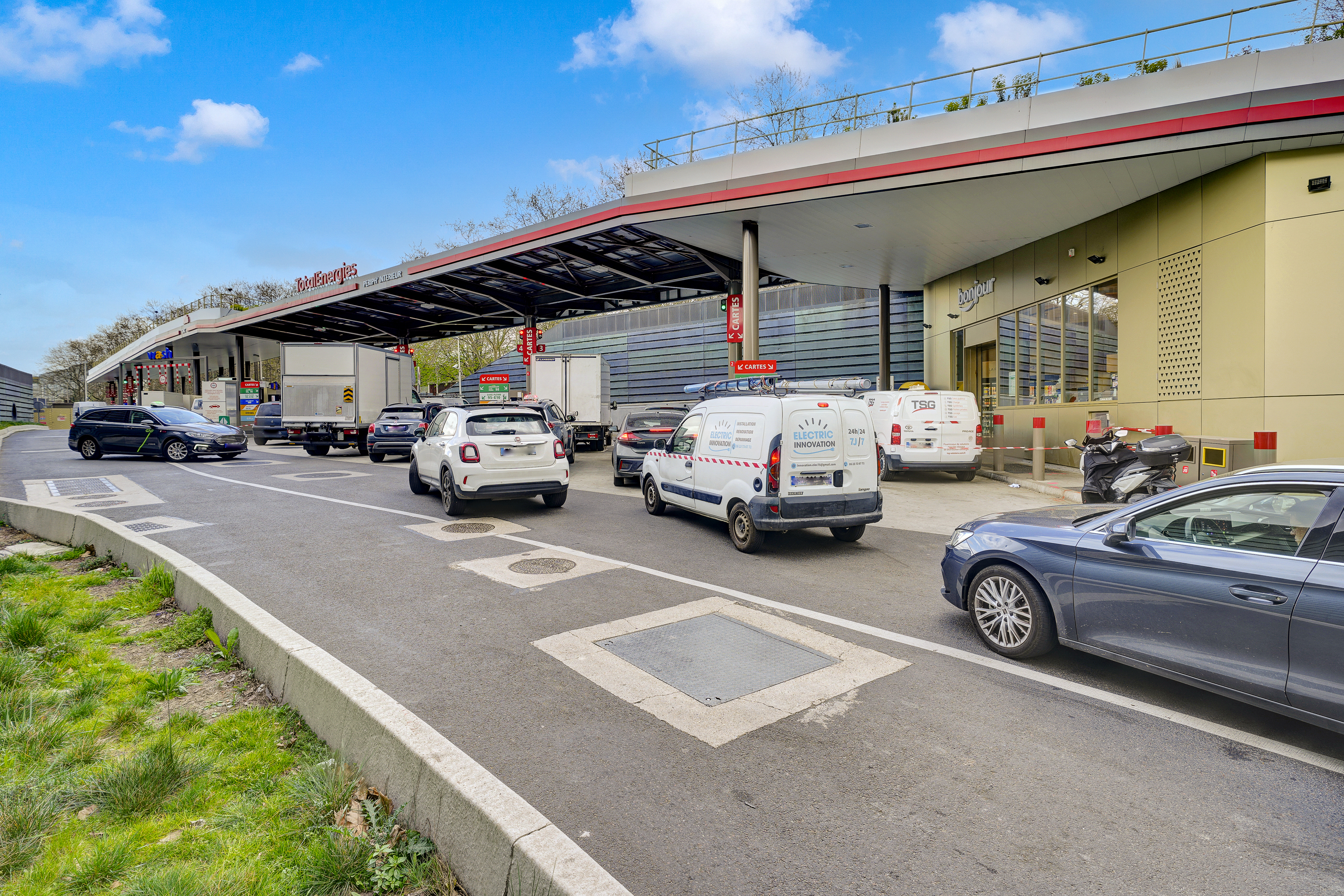 This is a picture representing NF078062 (FUELING) - RELAIS DU PERIPH. INTERIEUR