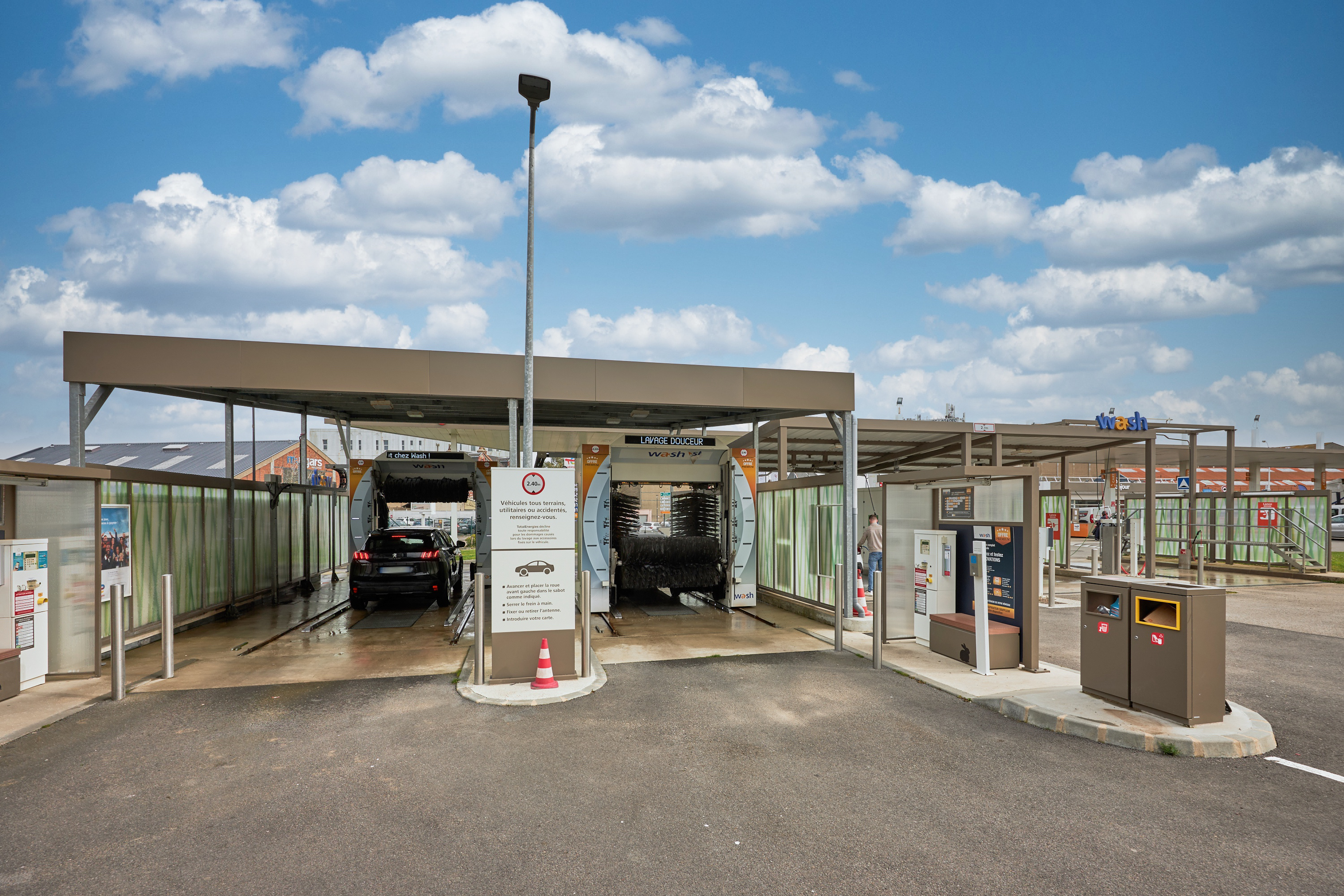 This is a picture representing NF078171 (FUELING) - RELAIS AMIRAL MOUCHEZ