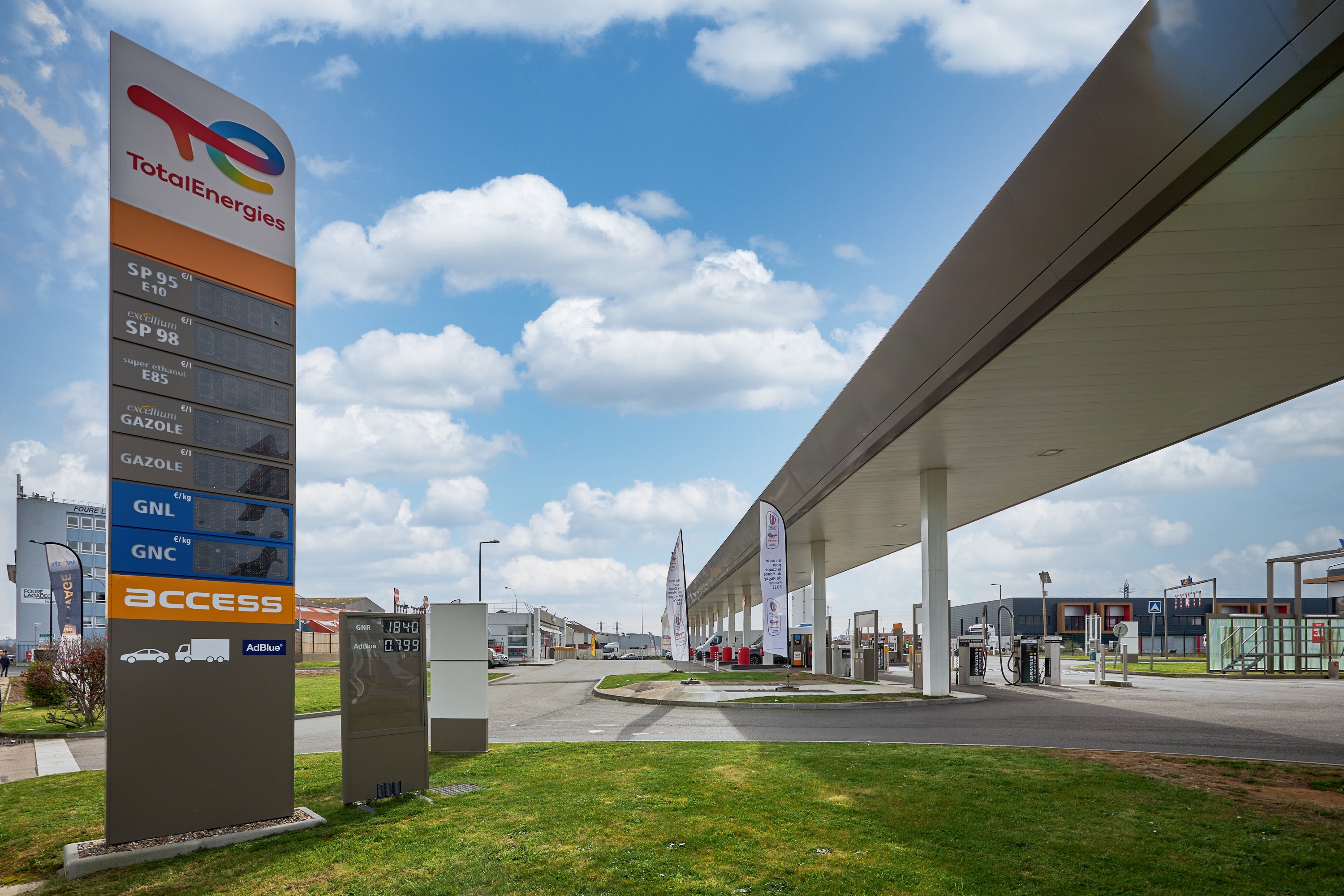 This is a picture representing NF078171 (FUELING) - RELAIS AMIRAL MOUCHEZ