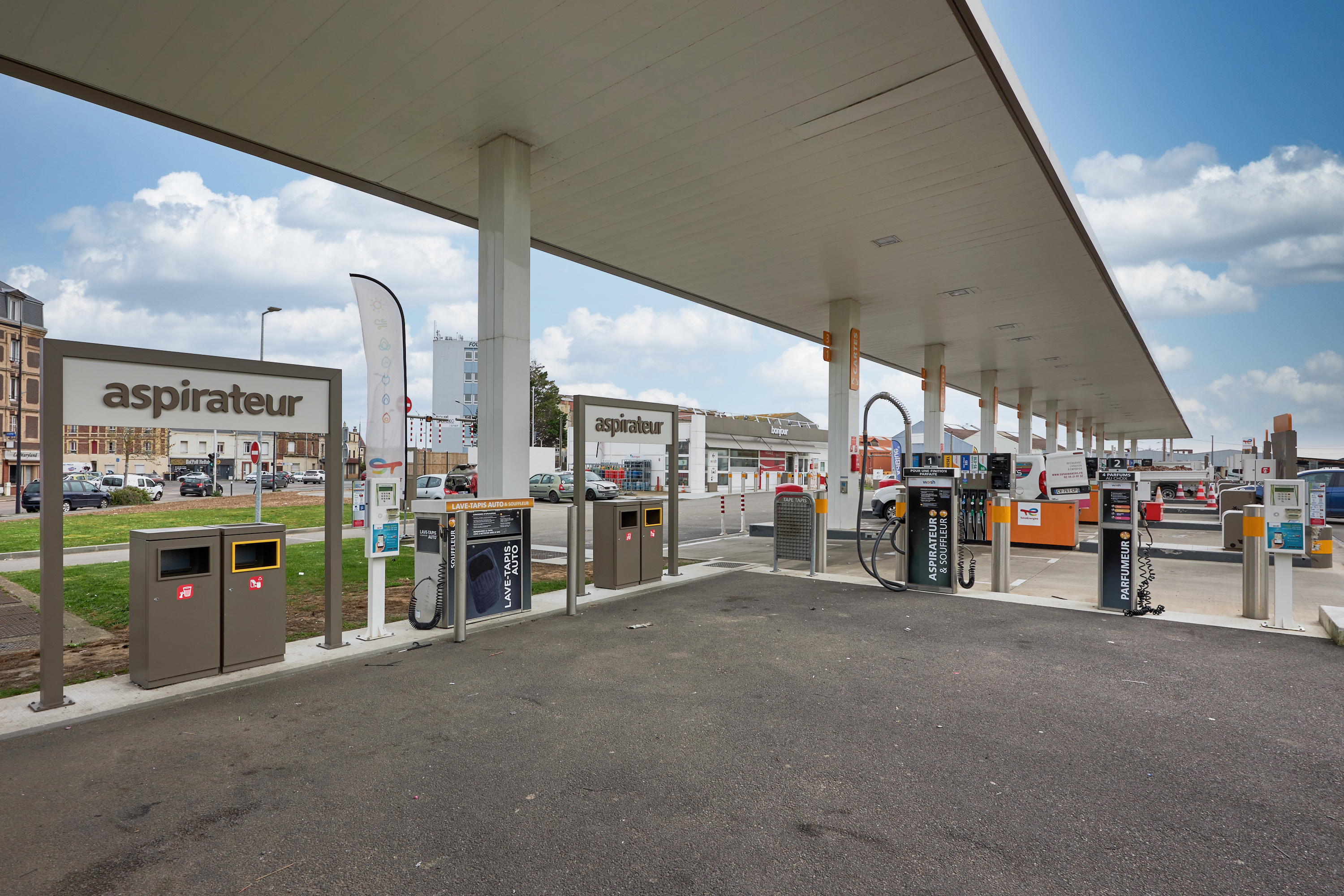 This is a picture representing NF078171 (FUELING) - RELAIS AMIRAL MOUCHEZ