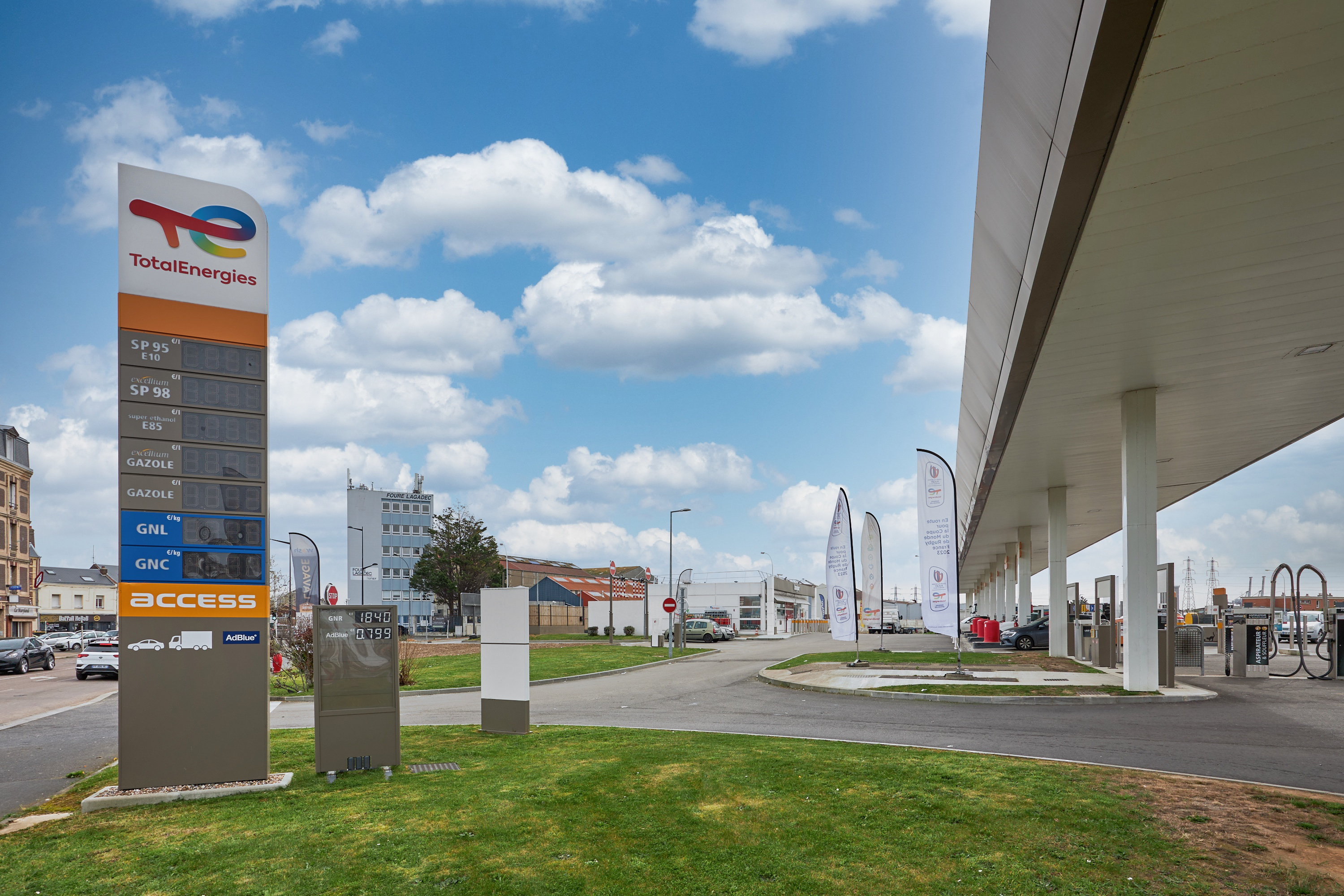 This is a picture representing NF078171 (FUELING) - RELAIS AMIRAL MOUCHEZ