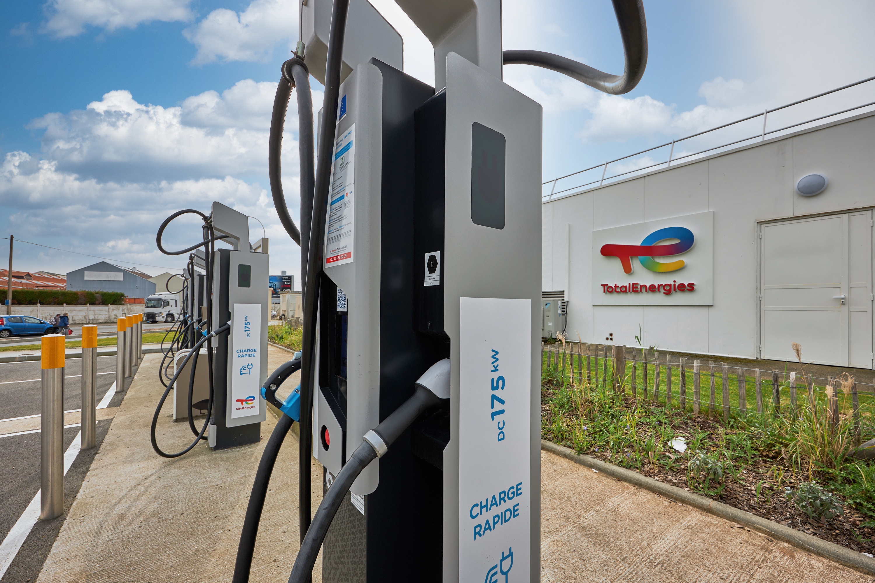 This is a picture representing NF078171 (FUELING) - RELAIS AMIRAL MOUCHEZ