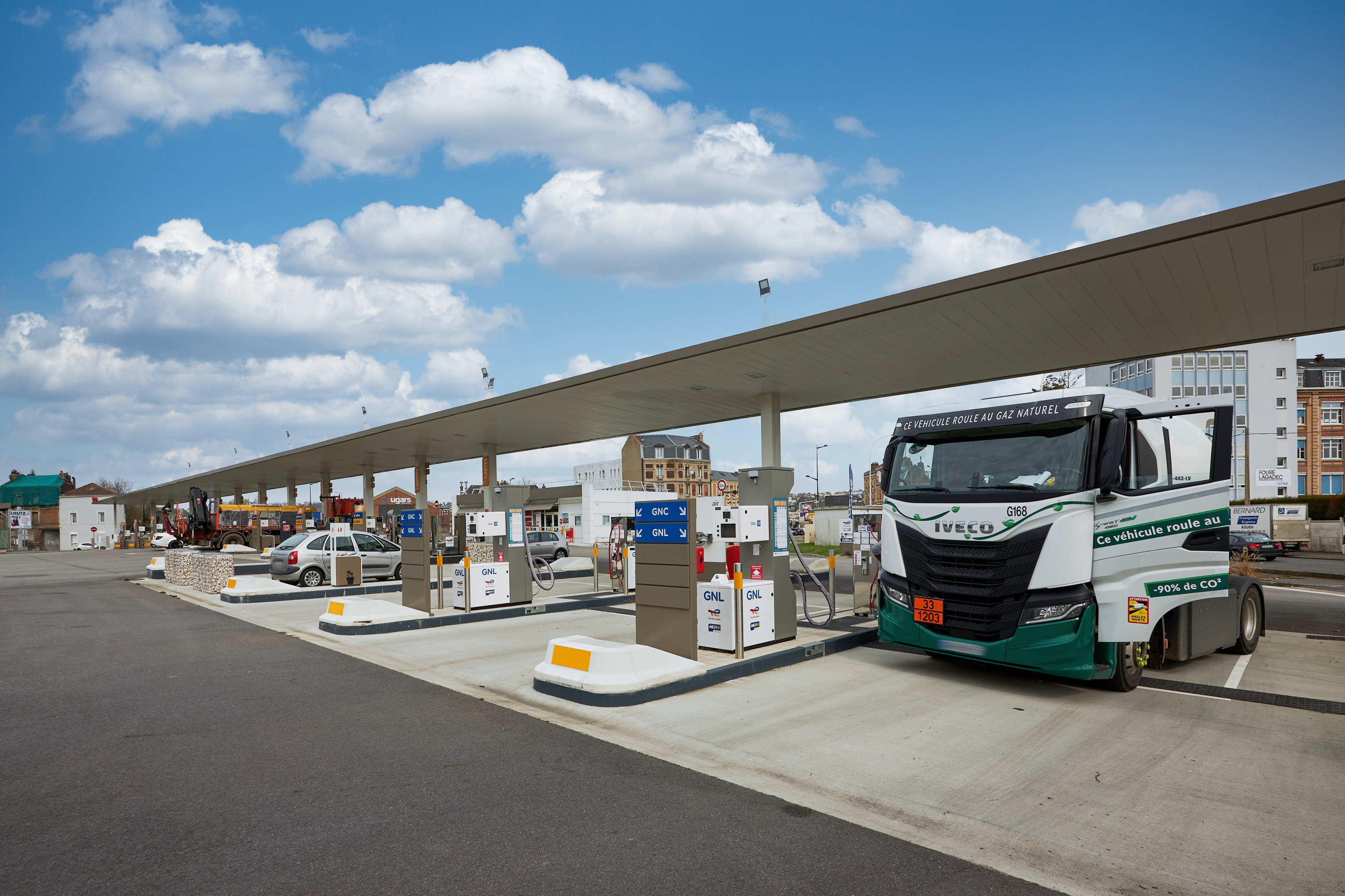 This is a picture representing NF078171 (FUELING) - RELAIS AMIRAL MOUCHEZ