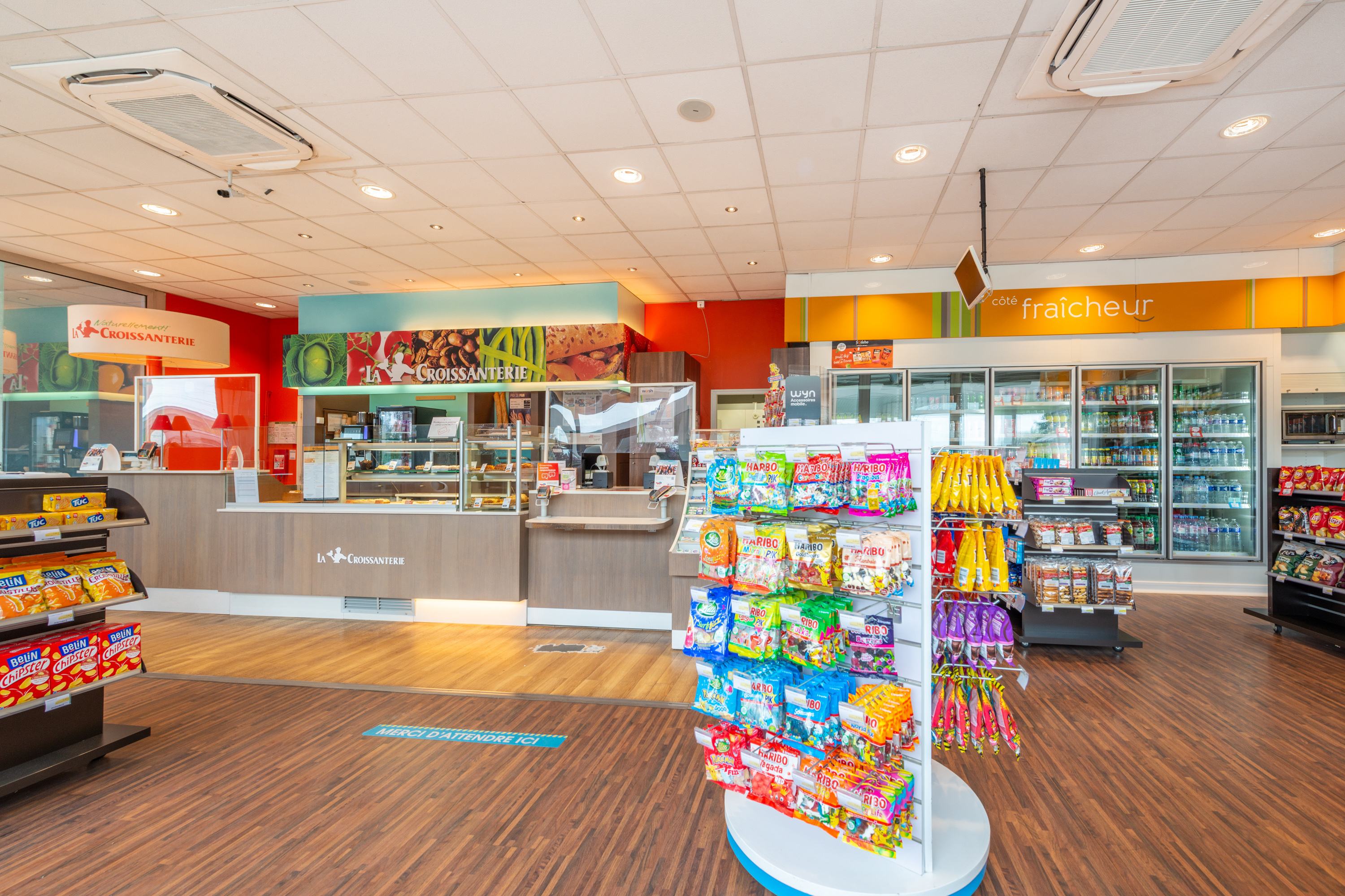 This is a picture representing NF042579 (FUELING) - RELAIS REZE