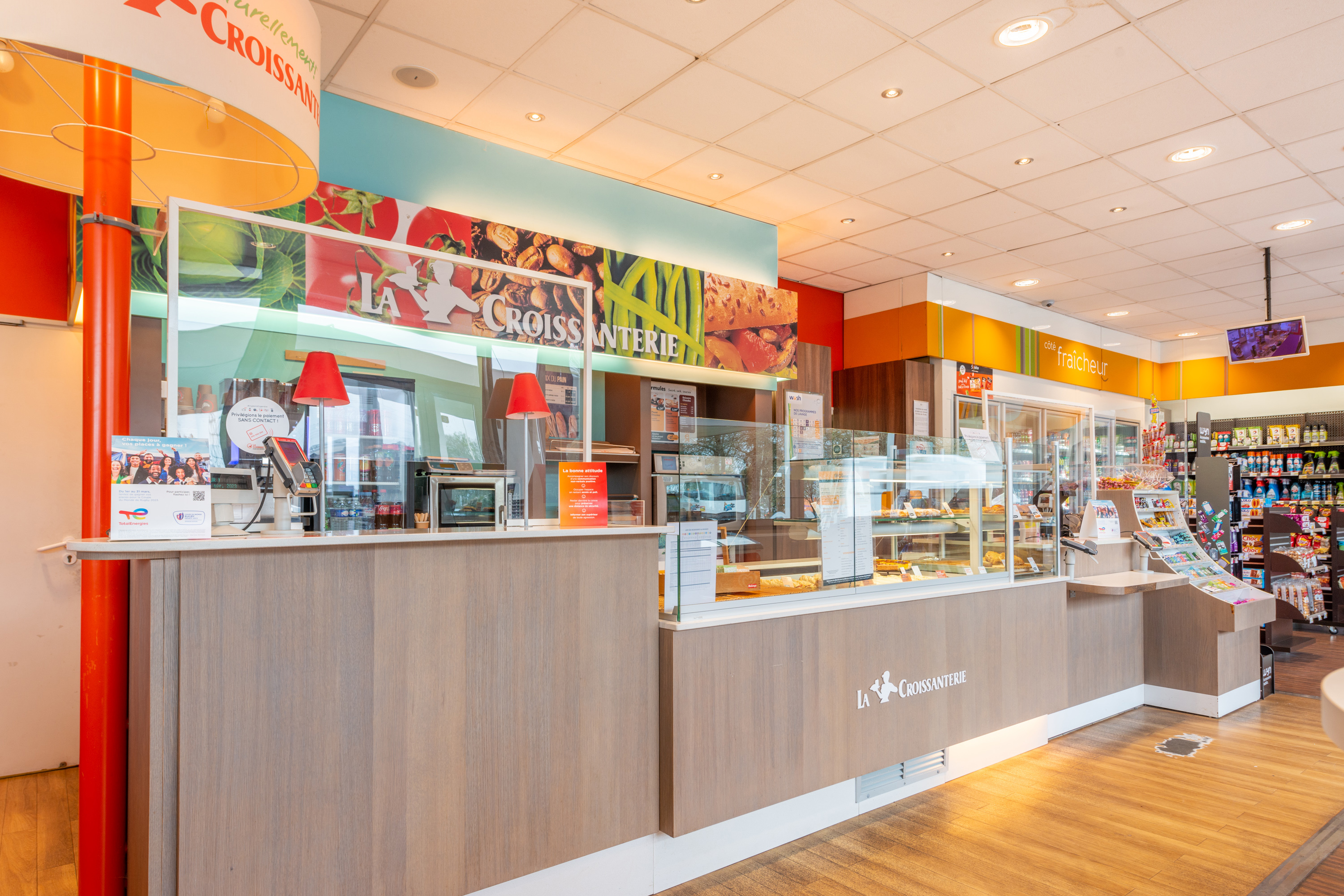 This is a picture representing NF042579 (FUELING) - RELAIS REZE